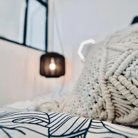 New ! Superbe Studio Vieux - Climatise * Nice